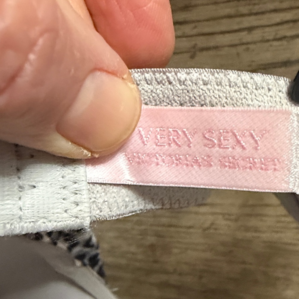 Very sexy limited edition Leopard Print Push-Up Bra gently used - Picture 3 of 5